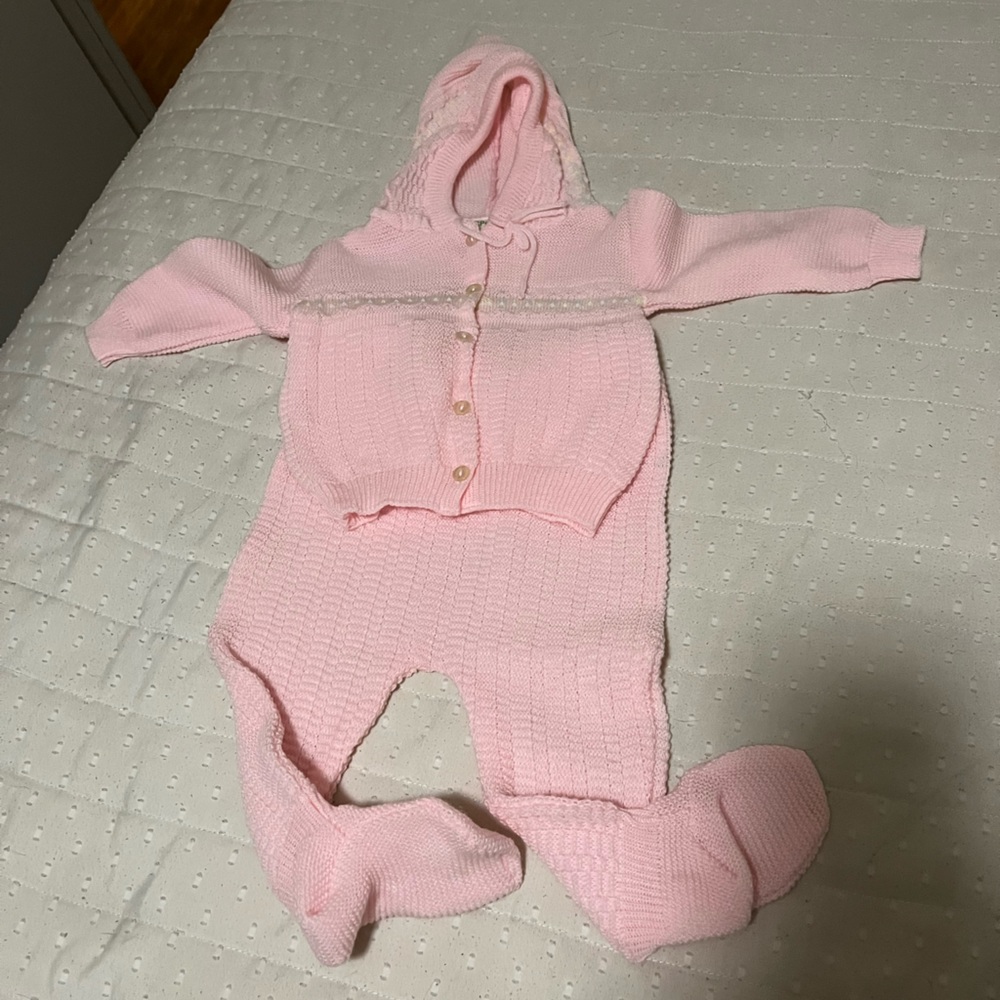 6-12mos vintage JCP knitted baby sweatshirt and footies set